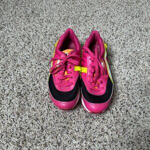 sports shoes P U M A S